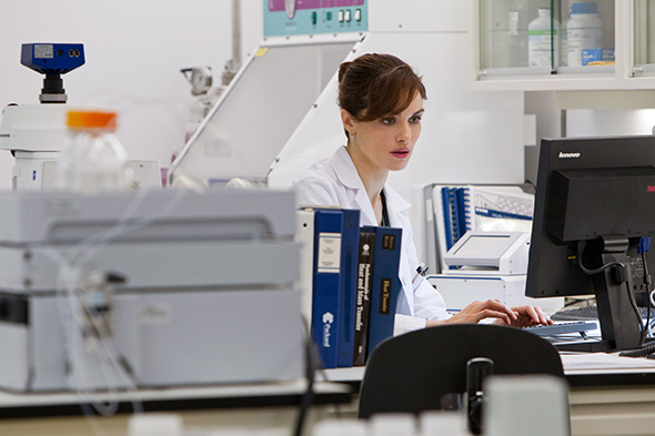 Still from The Bourne Legacy showing Rachel Weisz in the lab