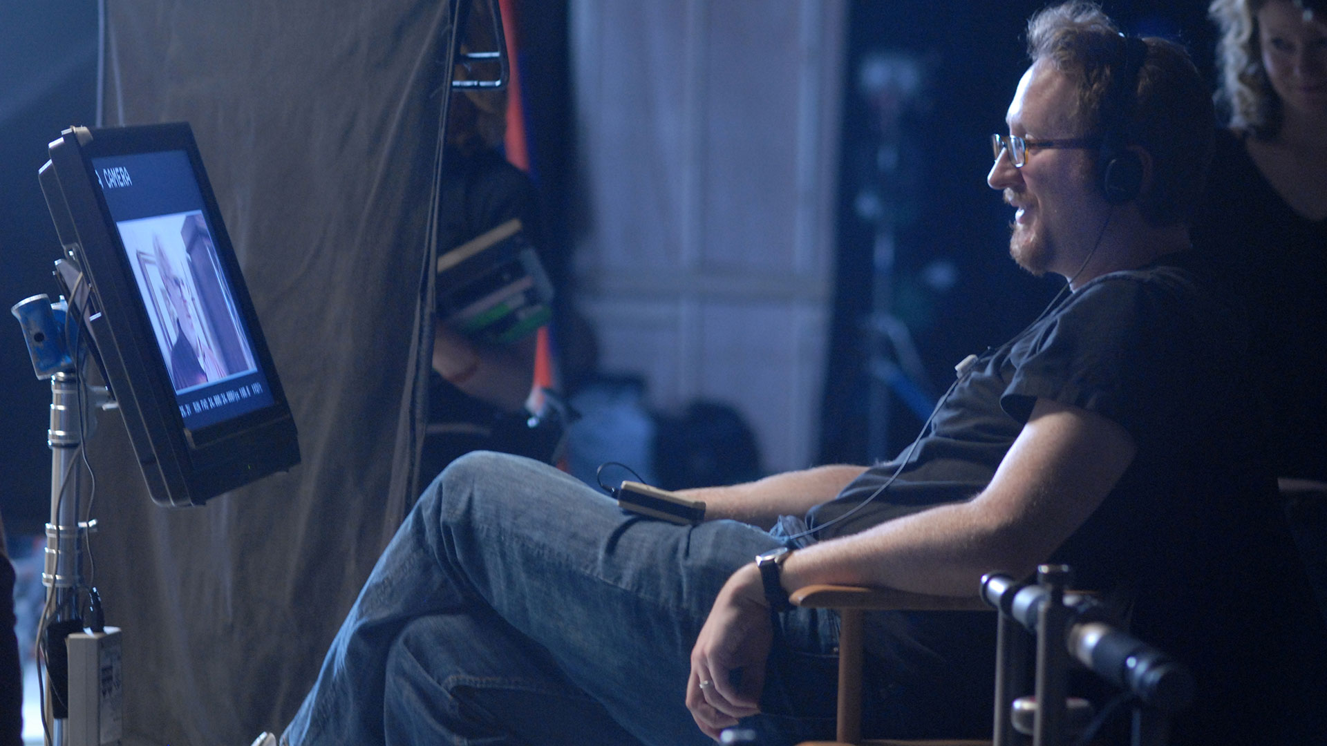 James Gray on the set of <i>We Own the Night</i>